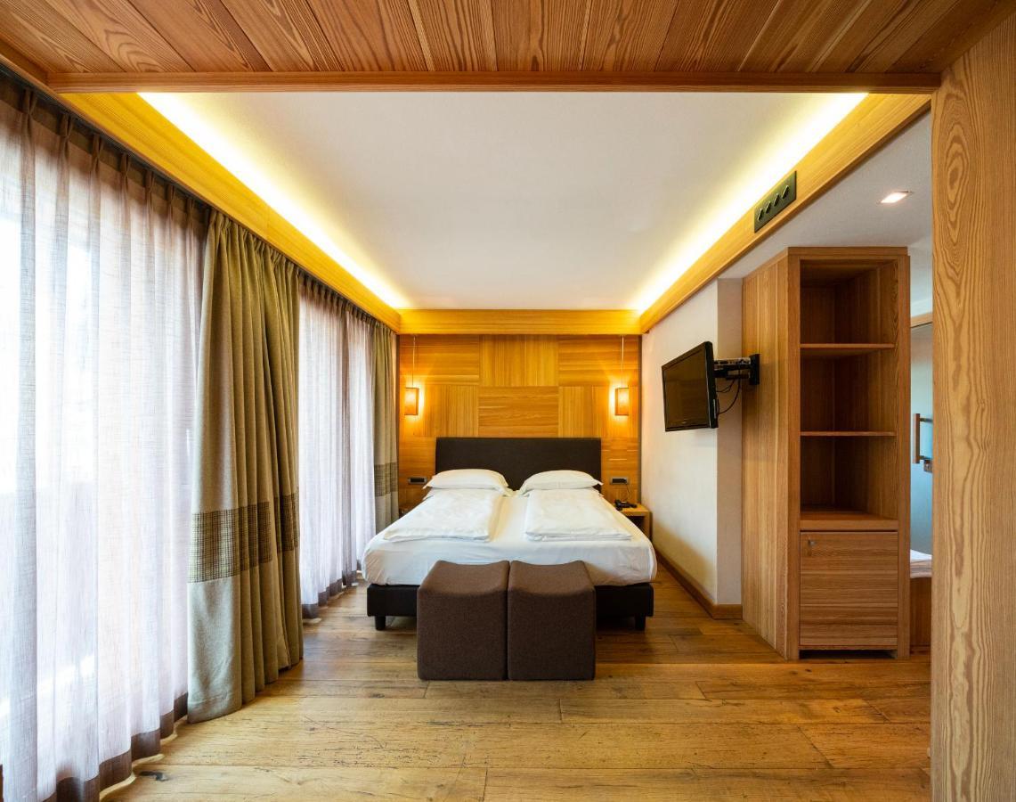 Hotel Larice Ливиньо Екстериор снимка